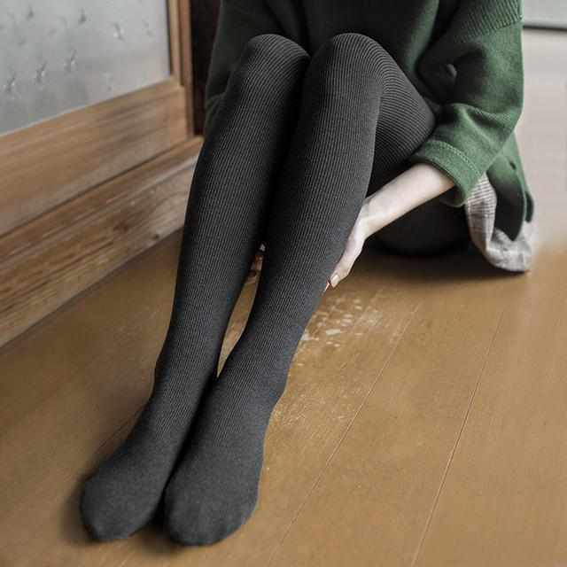 穿丝袜土？那是你不会穿！毛圈袜的时尚攻略