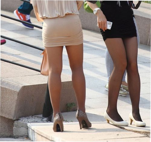 丝袜与毛圈袜的较量 谁更娇俏可爱？